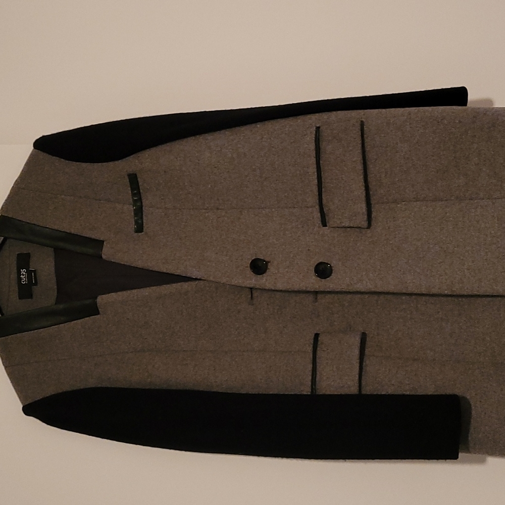 Heavy body jacket with light sweater arms